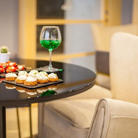 Holiday Inn Milan Garibaldi Station By Ihg Exterior photo