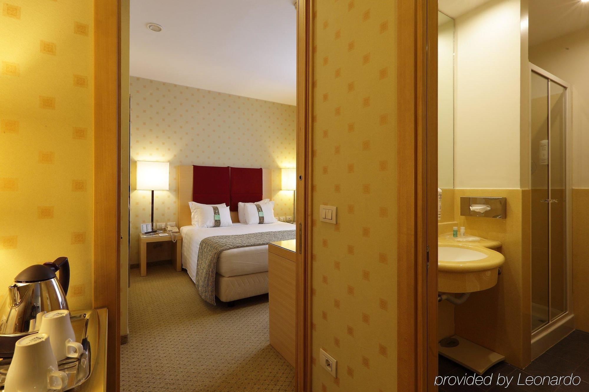 Holiday Inn Milan Garibaldi Station By Ihg Exterior photo