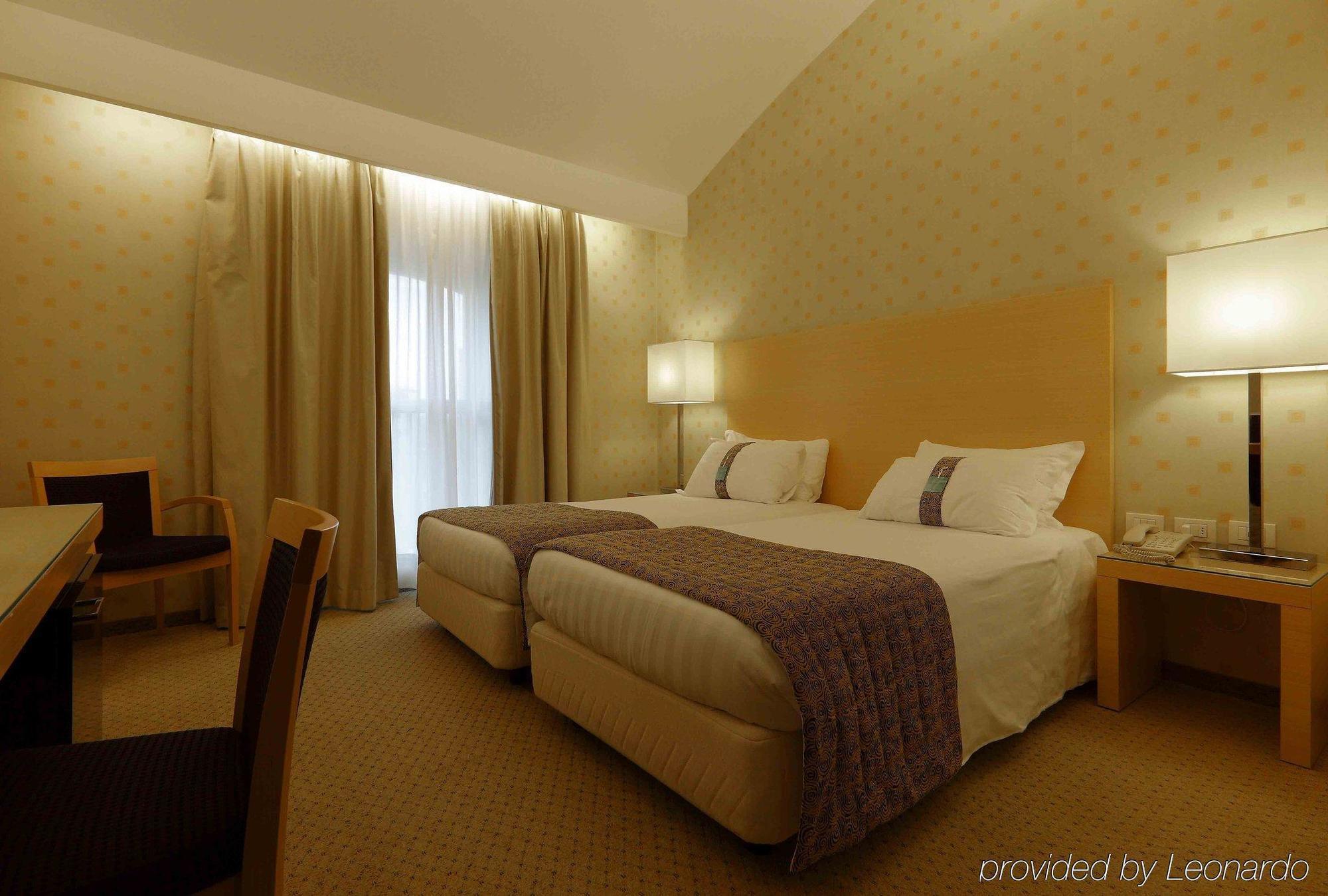 Holiday Inn Milan Garibaldi Station By Ihg Exterior photo