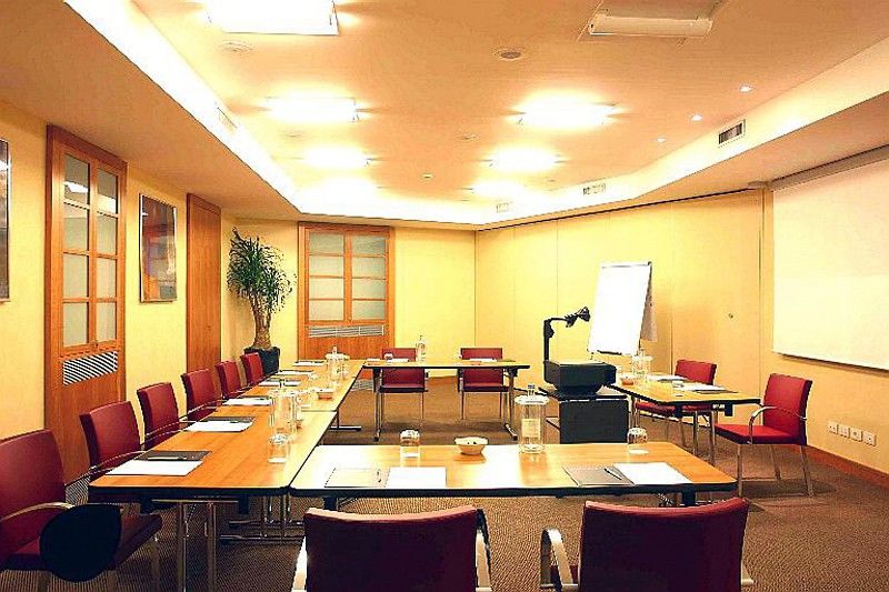 Holiday Inn Milan Garibaldi Station By Ihg Exterior photo