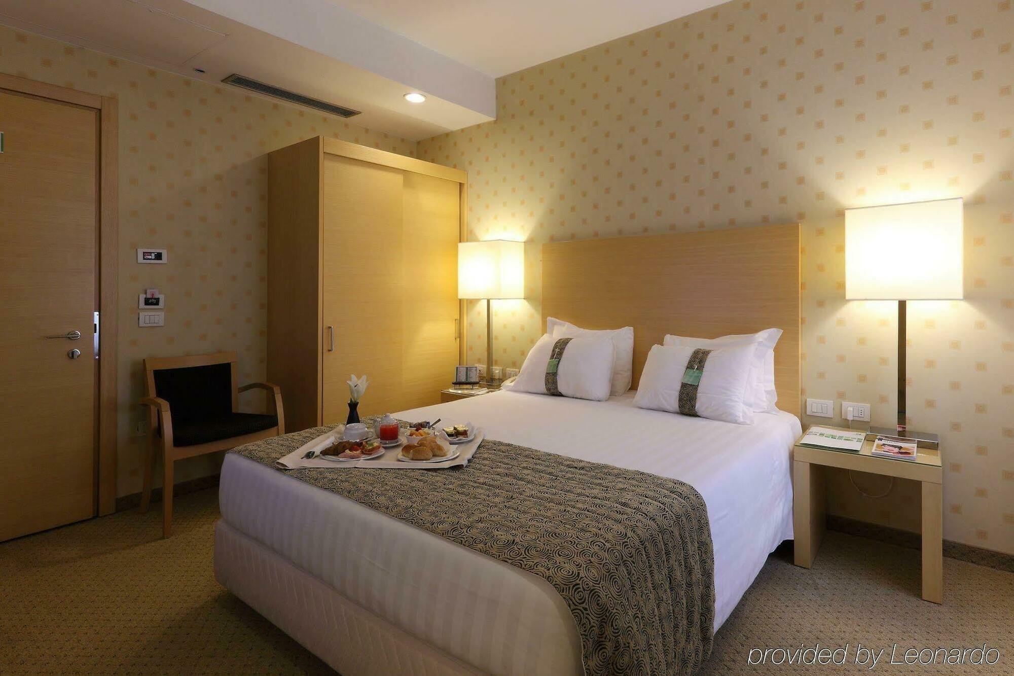 Holiday Inn Milan Garibaldi Station By Ihg Exterior photo