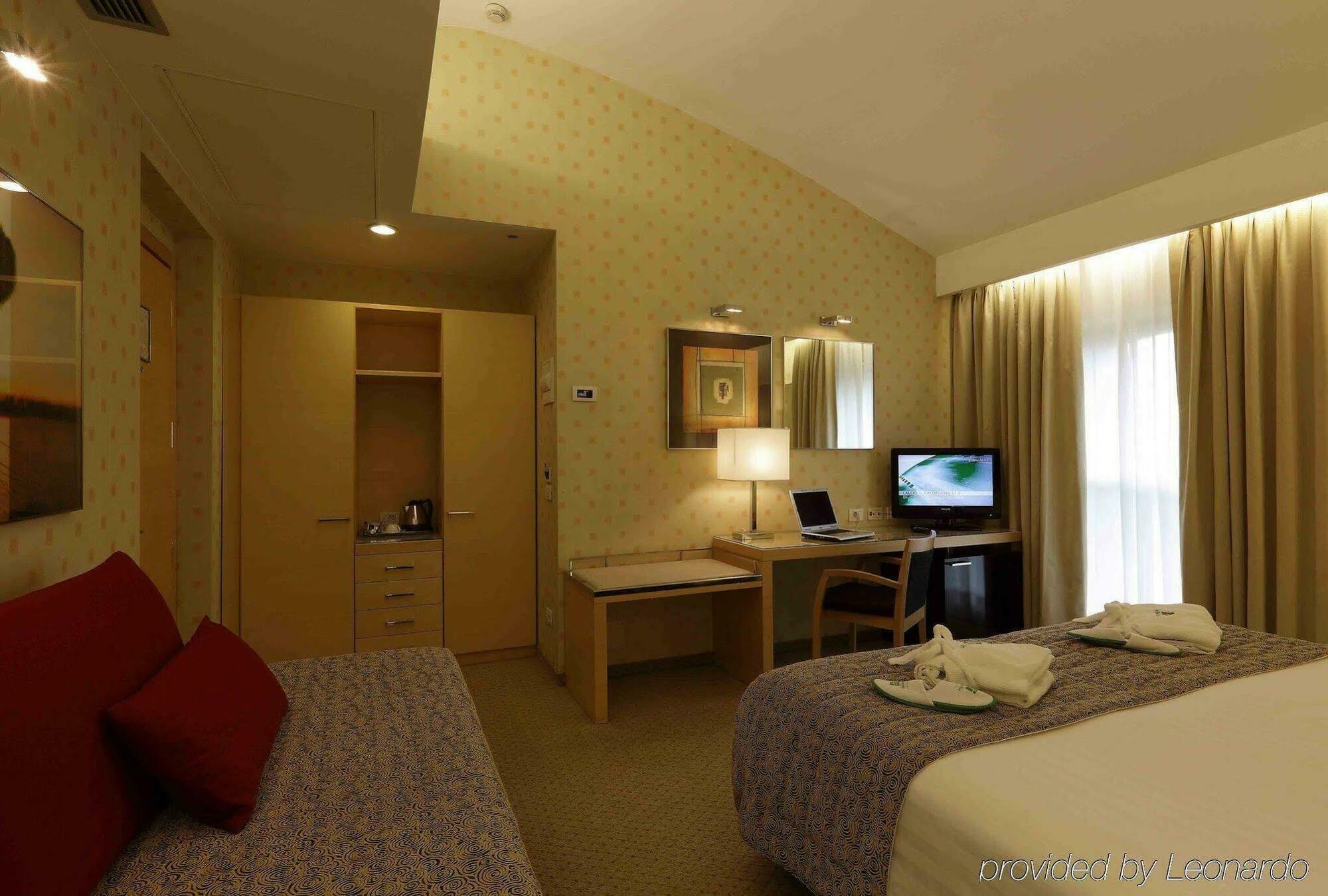 Holiday Inn Milan Garibaldi Station By Ihg Exterior photo